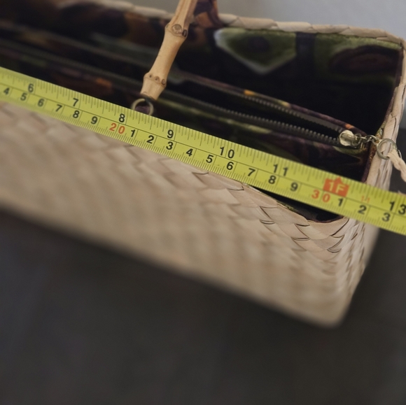 Elegant Tan Woven Tote Bag with Bamboo Handles - Picture 11 of 11